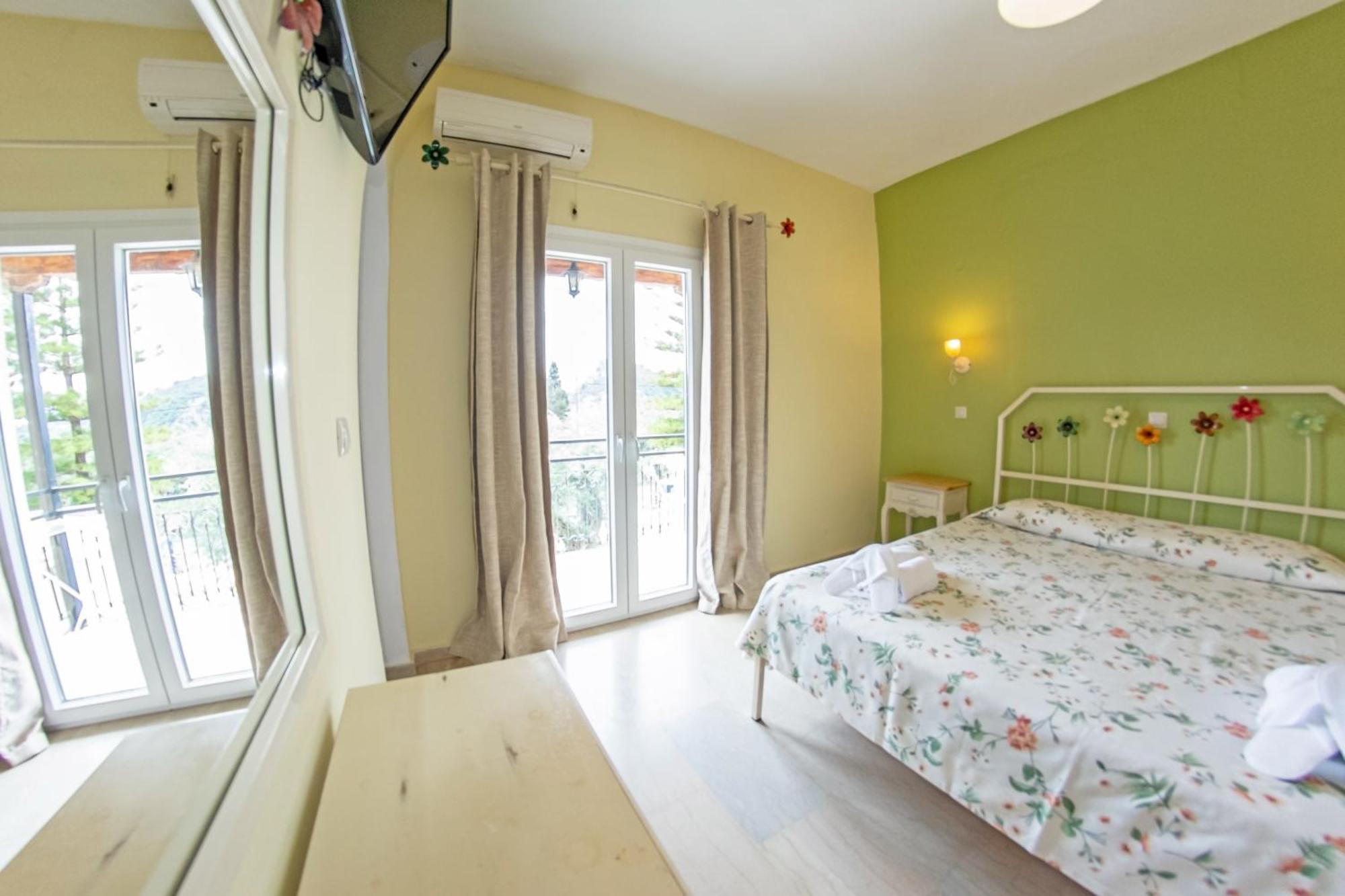 Taxi Driver Apartments Paleokastritsa Zewnętrze zdjęcie